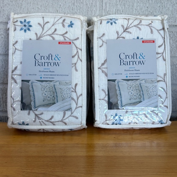 croft & barrow Other - Croft & Barrow Genevieve Heirloom Standard Shams (2) Cotton Cream Blue Floral